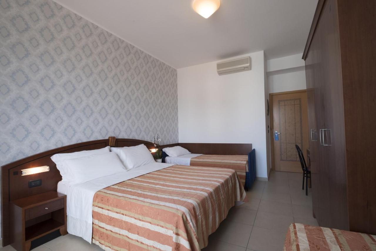 Hotel Rex Rimini Esterno foto