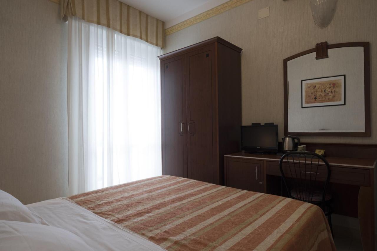 Hotel Rex Rimini Esterno foto