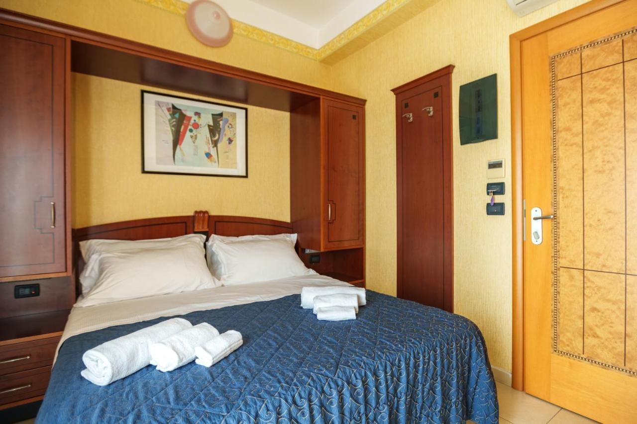 Hotel Rex Rimini Esterno foto