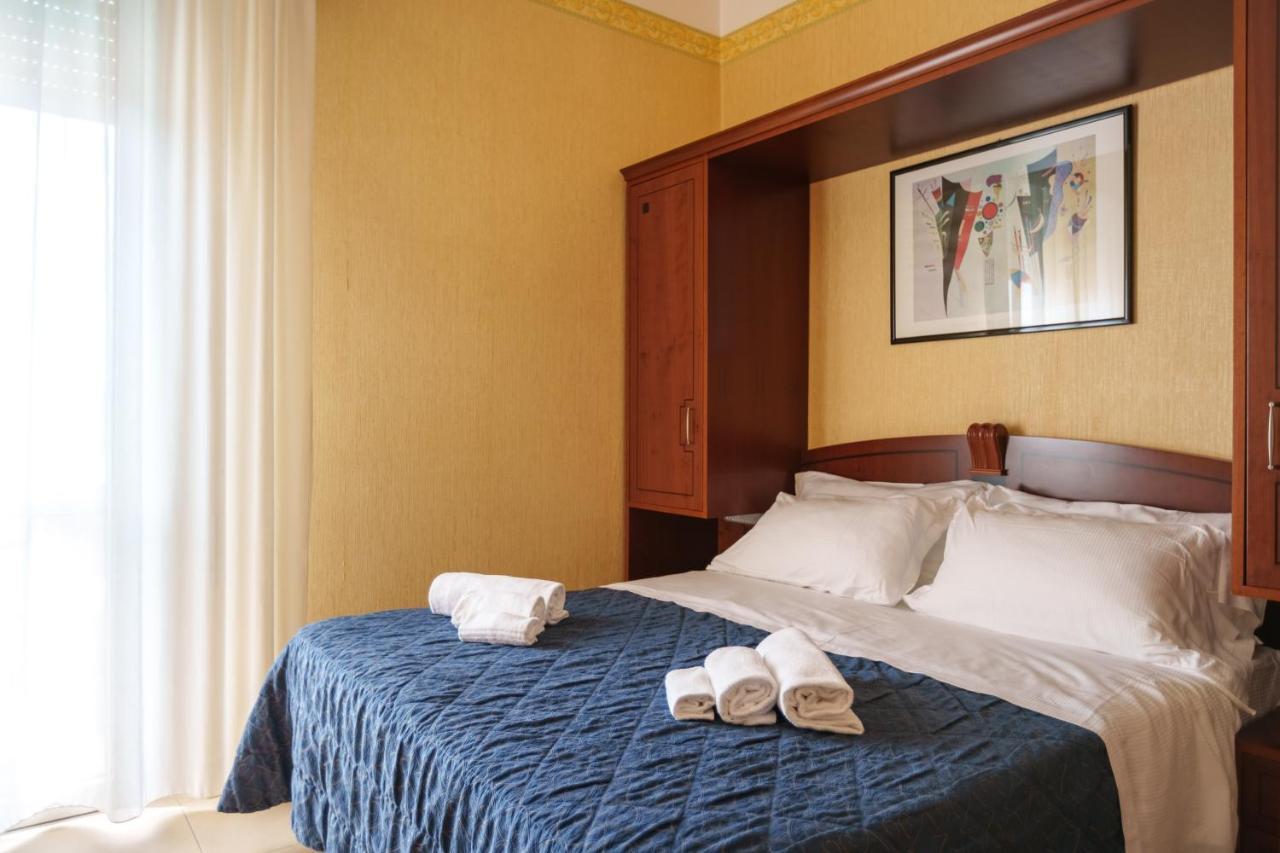 Hotel Rex Rimini Esterno foto