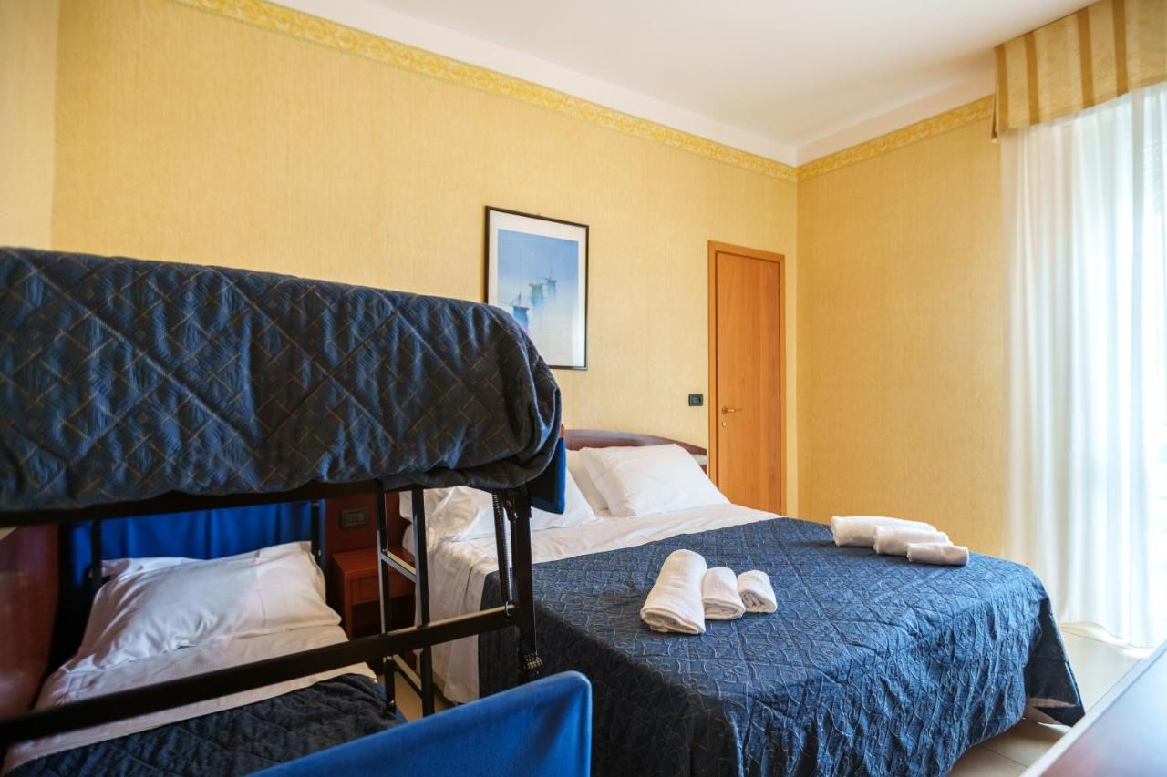 Hotel Rex Rimini Esterno foto