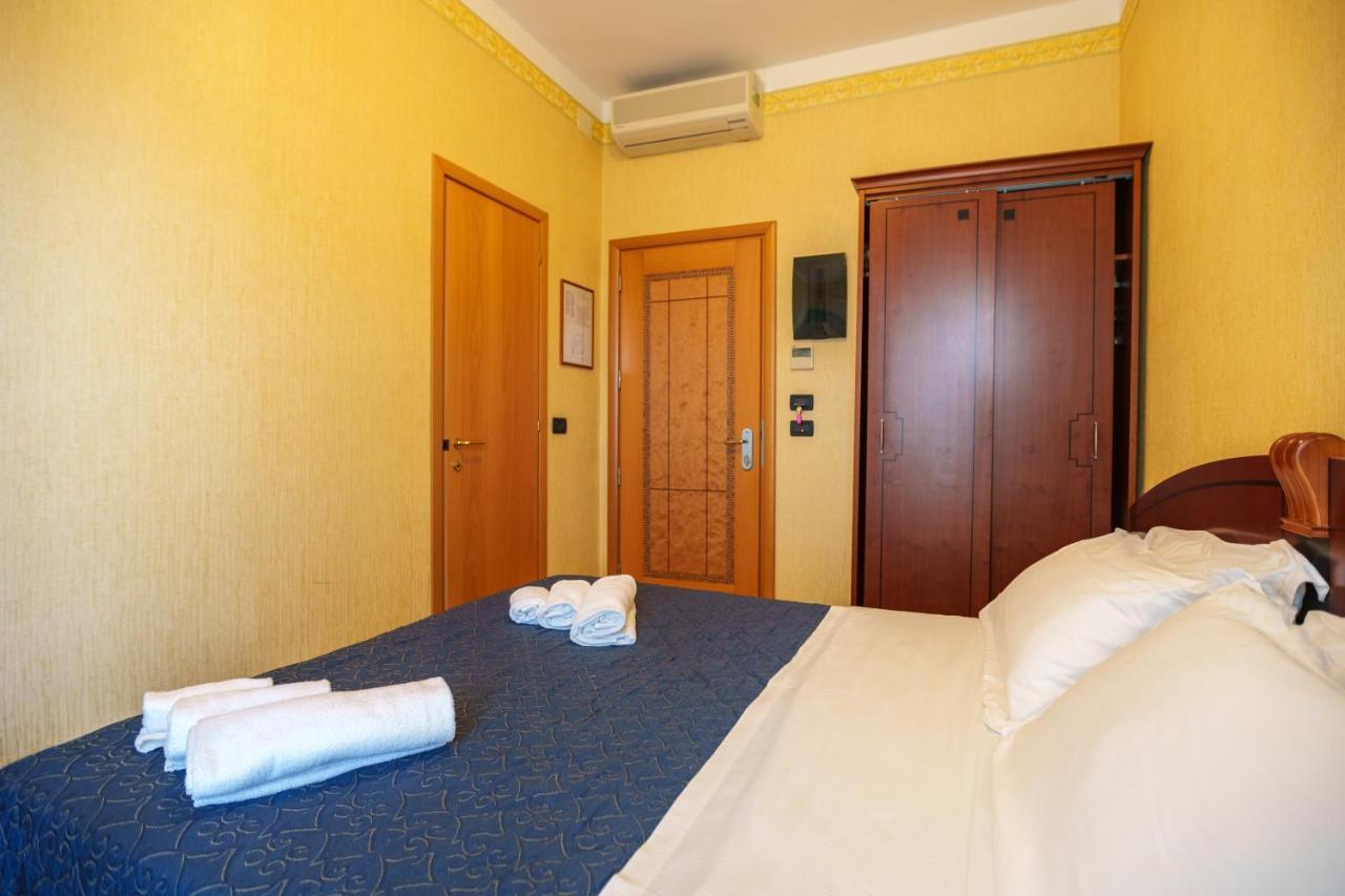 Hotel Rex Rimini Esterno foto