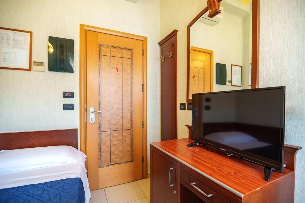 Hotel Rex Rimini Esterno foto