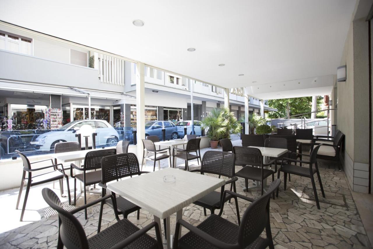 Hotel Rex Rimini Esterno foto