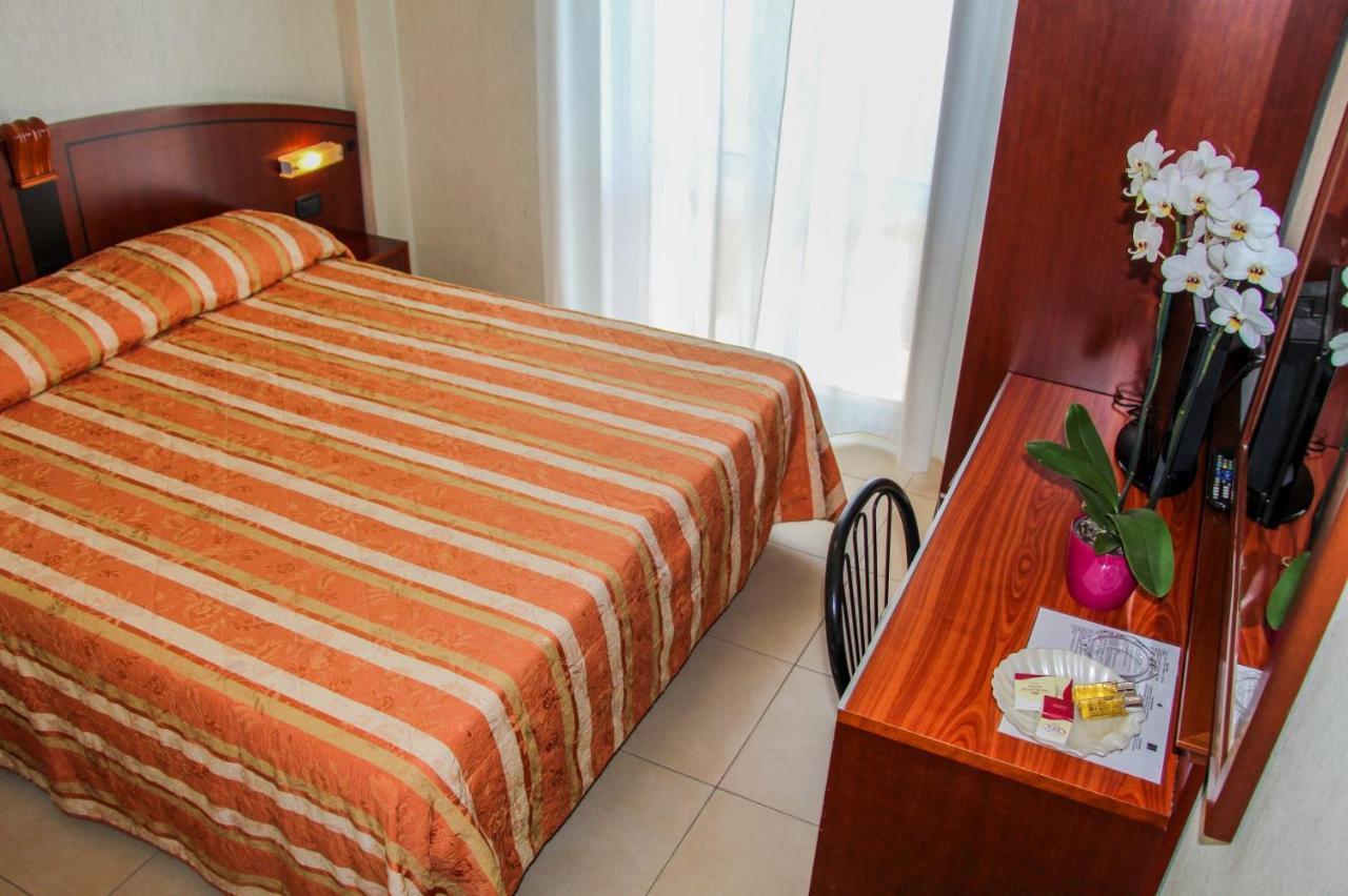 Hotel Rex Rimini Esterno foto