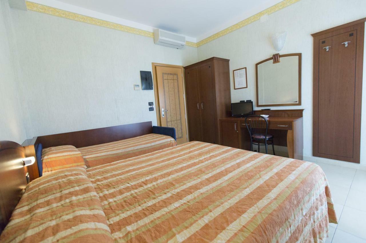 Hotel Rex Rimini Esterno foto